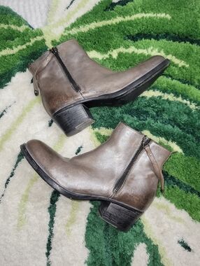 MOMA Women’s Leather Ankle Boots in Taupe Gray - Classic Side-Zip Style